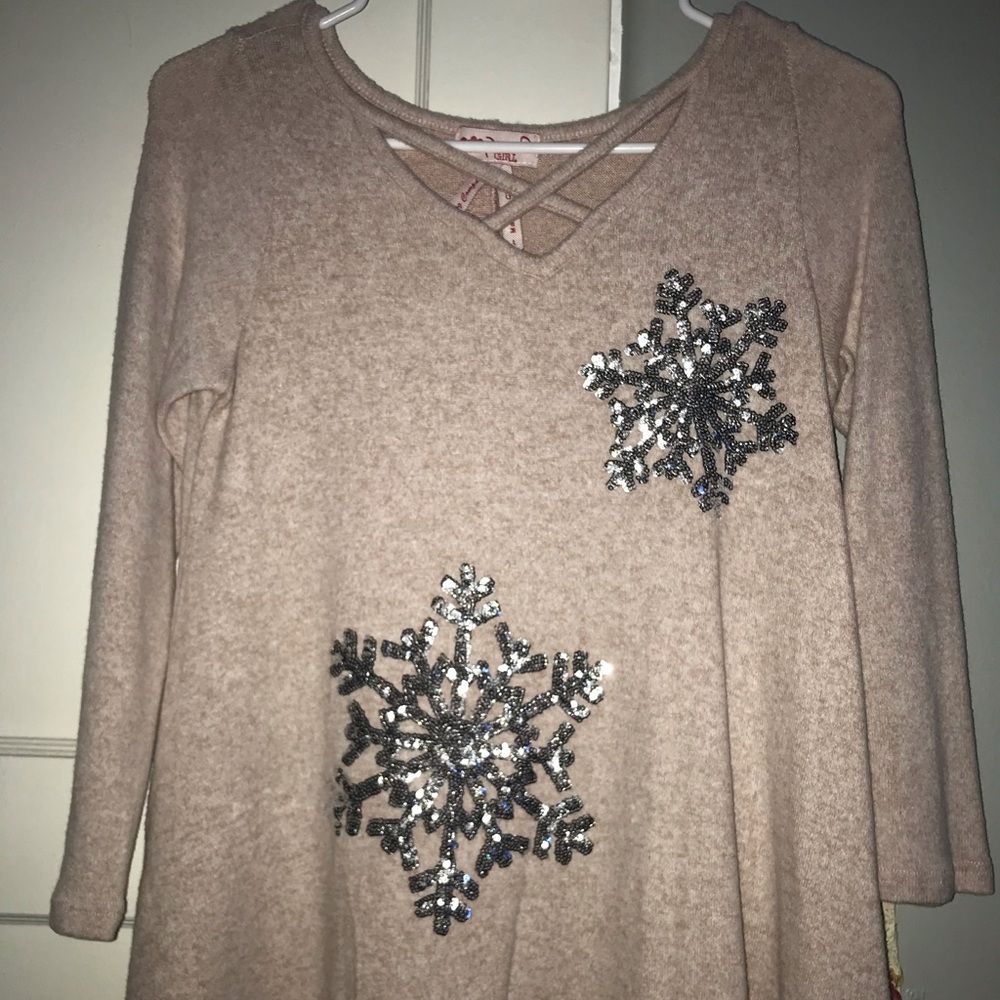 Pink snowflakes shirt
